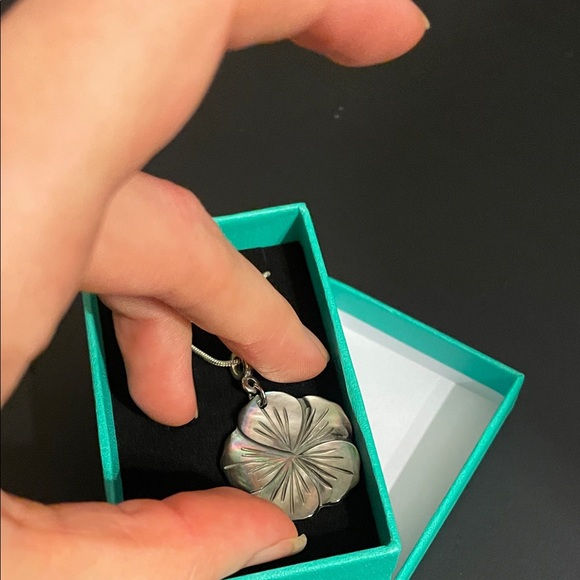 Sterling Silver Floral Pendant Necklace 18” 925 chain - Picture 4 of 16